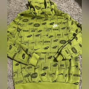 Nike Youth Green Hoodie sweat shirt size large boys Nike swoosh with pockets